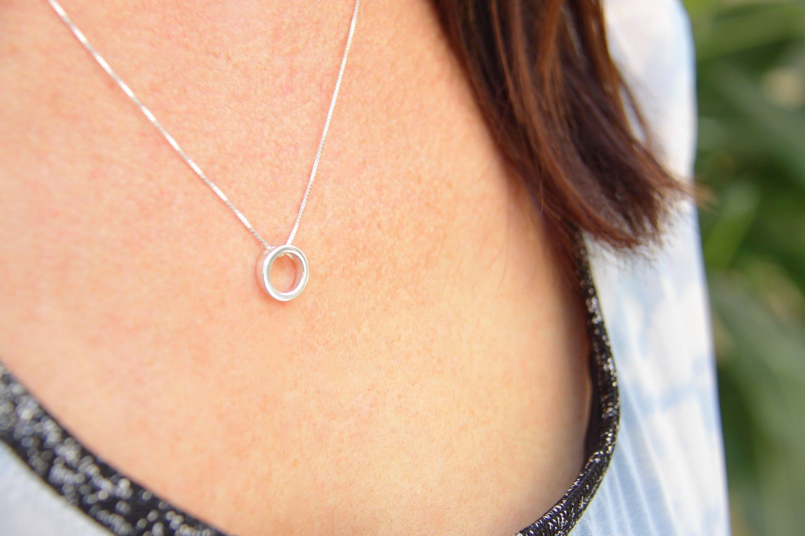 Circle Pendant Necklace in 925 Silver - Kardia